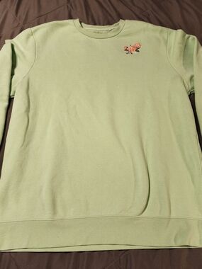 PacSun Light Green Crewneck Sweatshirt with Small Peach Rose Embroidery